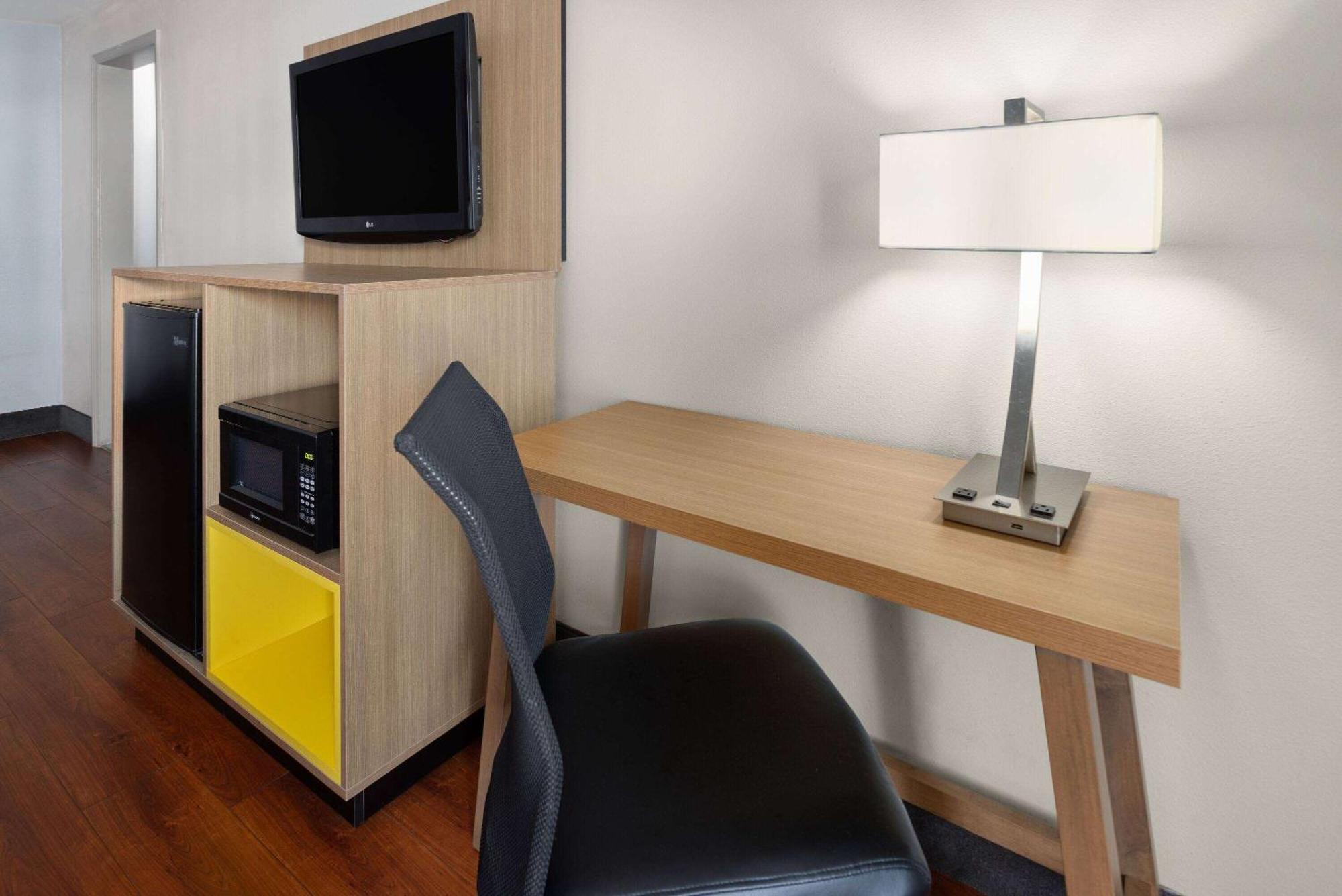 Days Inn By Wyndham Americus Dış mekan fotoğraf
